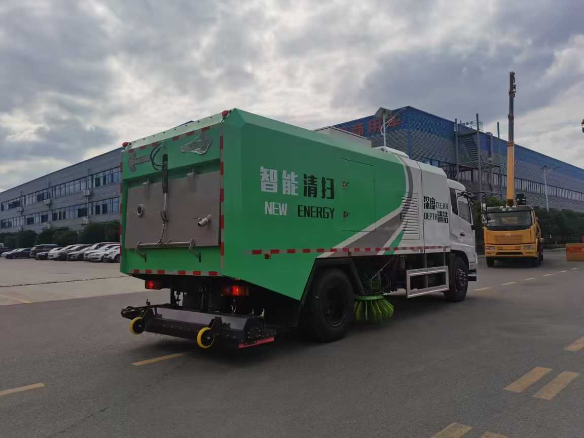 東風(fēng)天錦18噸干濕兩用道路污染清除車(chē)圖片4