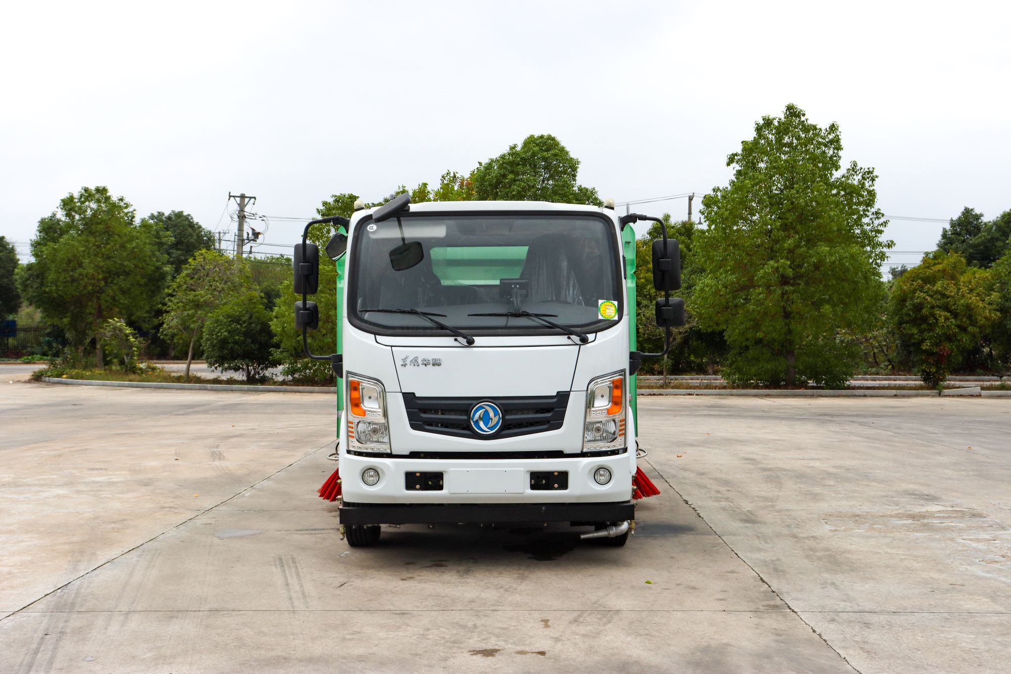 東風華神10方純電動高端多功能洗掃車圖片2