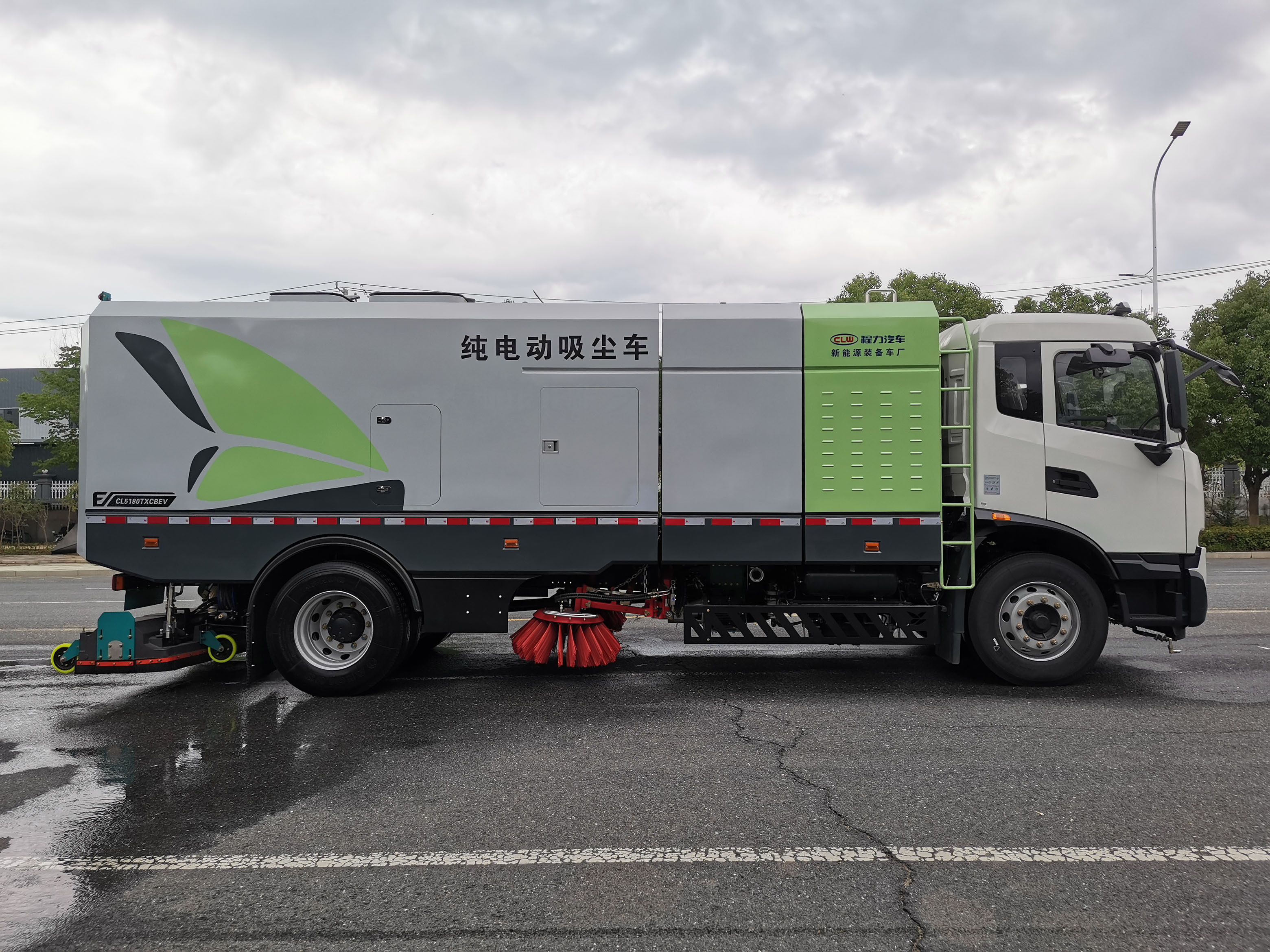 東風天錦11方純電動干濕兩用吸塵車圖片3
