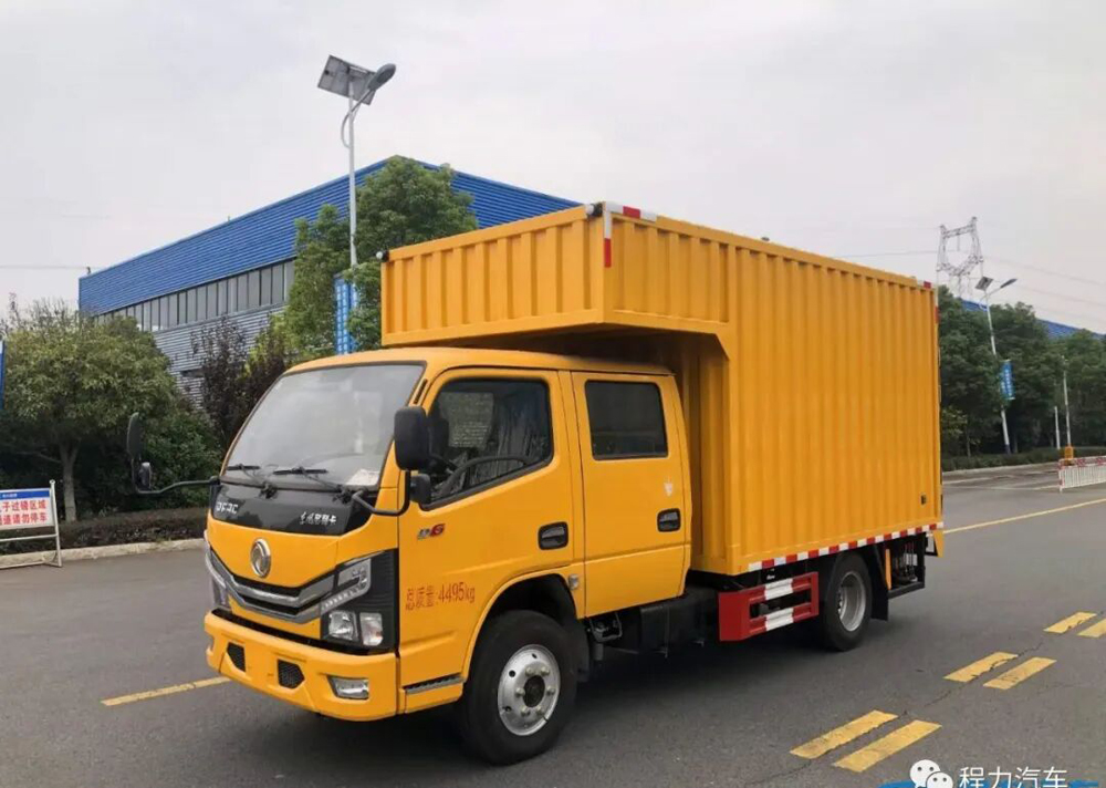 東風(fēng)多利卡藍(lán)牌雙排座檢修車圖片3