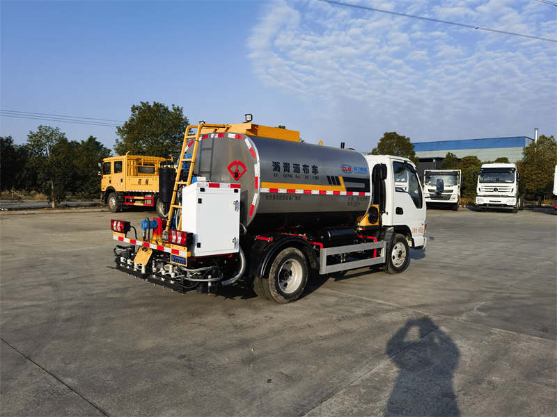 江淮 4 方藍(lán)牌智能型瀝青灑布車(chē)圖片4